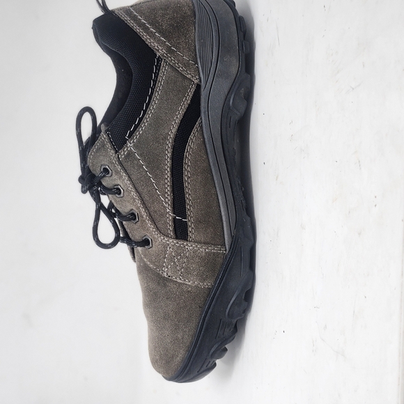 G.H. Bass & Co. FELIX 11 Gray a Black Athletic Shoes with Suede Finish SIZE 9.5 - Picture 2 of 15